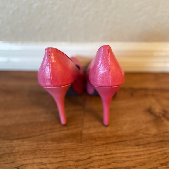 Pink Pumps - Picture 5 of 5